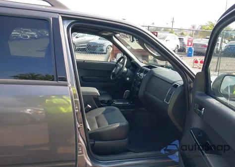 2010 Ford Escape Limited z USA, uszkodzony, nr VIN 1FMCU9EG4AKA04940